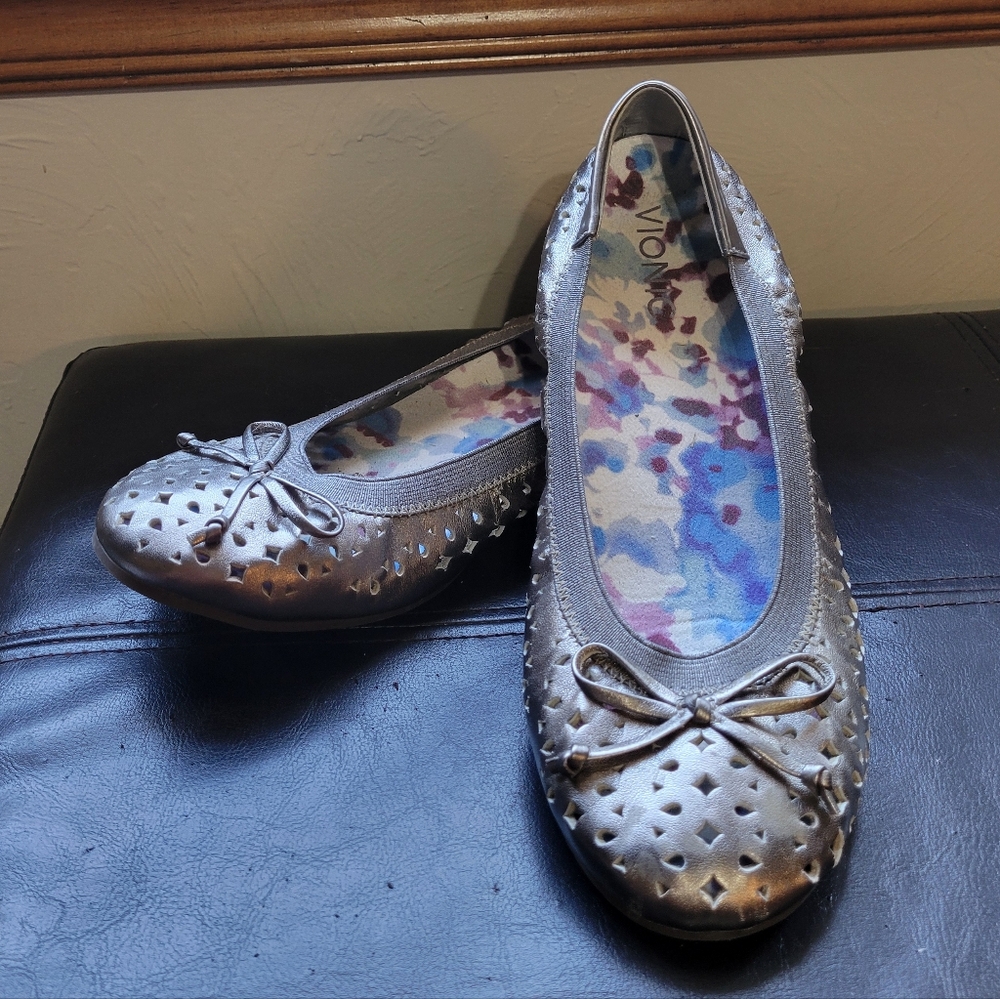 Vionic Surin Pewter Ballet Flats